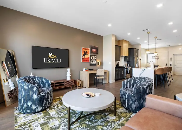 The Lux At Craftsman - Old Town Penthouse 2 Holiday home